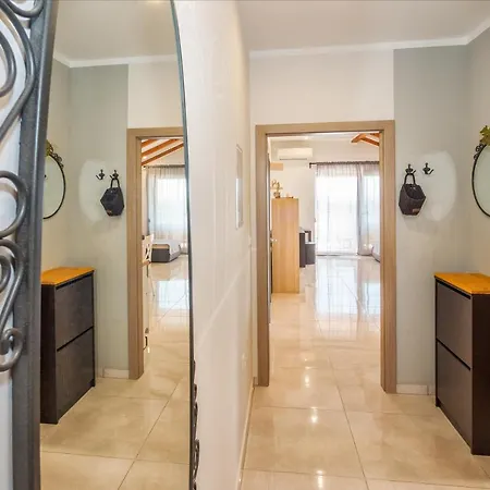 Sunny Apartment *